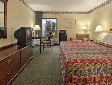 Days Inn By Wyndham Newport News City Center Oyster Point Quarto foto